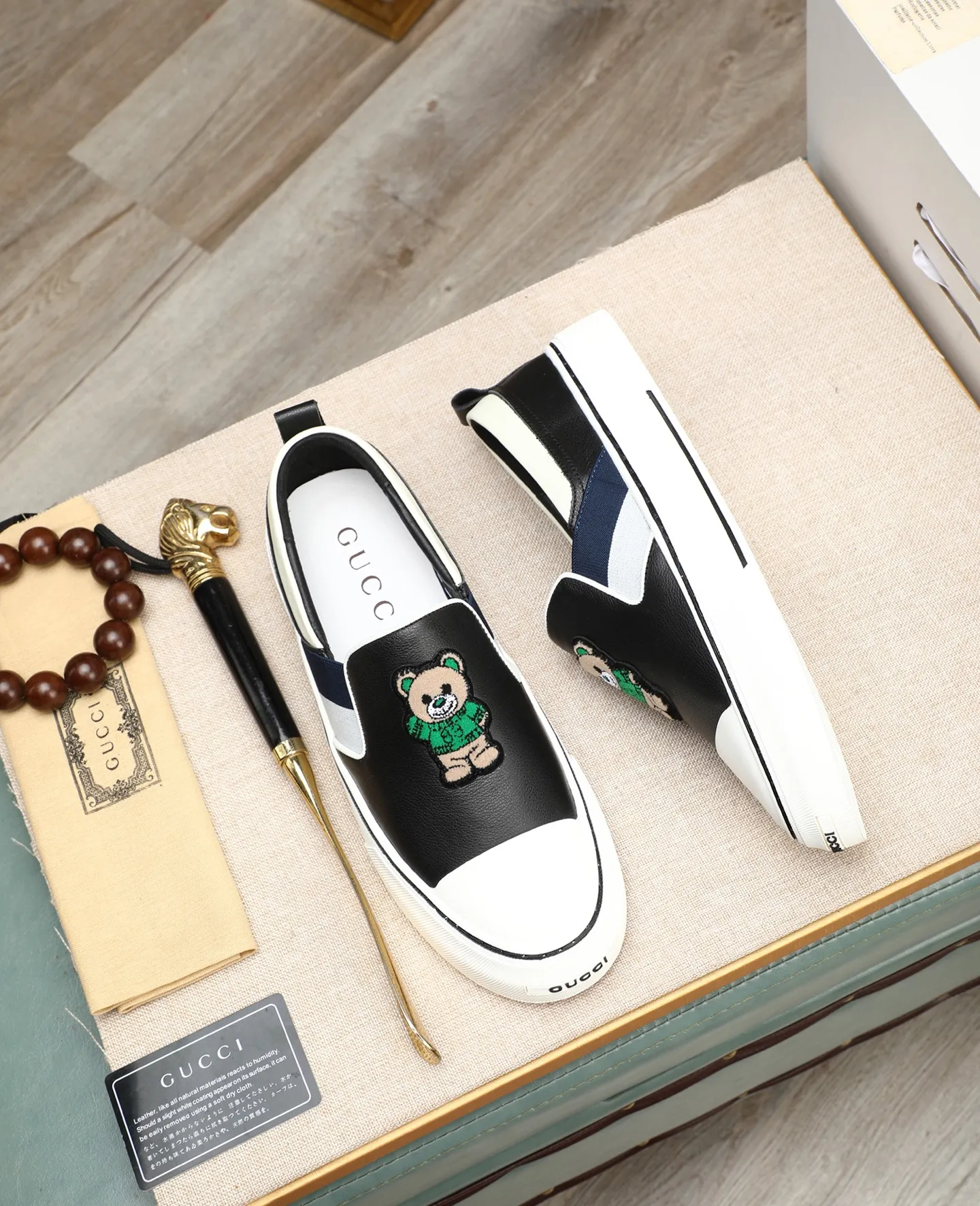 Men's shoes 💰460 GUCCI🔍🔍The latest models are on sale at the same time at the counter. Original calfskin imported from Italy, genuine leather lining, (high-end, extravagant, and classy) with exquisite workmanship. Soles: Original soles specially provided by the original factory. ⚠Exclusive double-layer movable molded soles are super comfortable⚠. Photos of the real thing🎬The real thing is even better🔍🔍"High quality·Follow the order" Code number 38-44